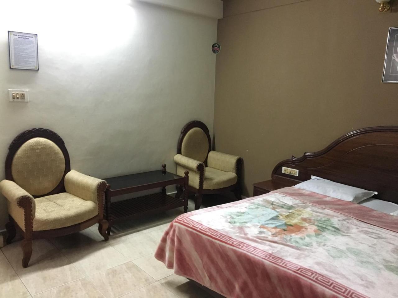Hotel Royal Wings Nedumbassery Extérieur photo